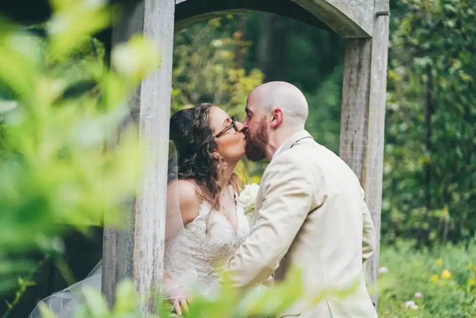 First look wedding images at Shaw Nature Reserve