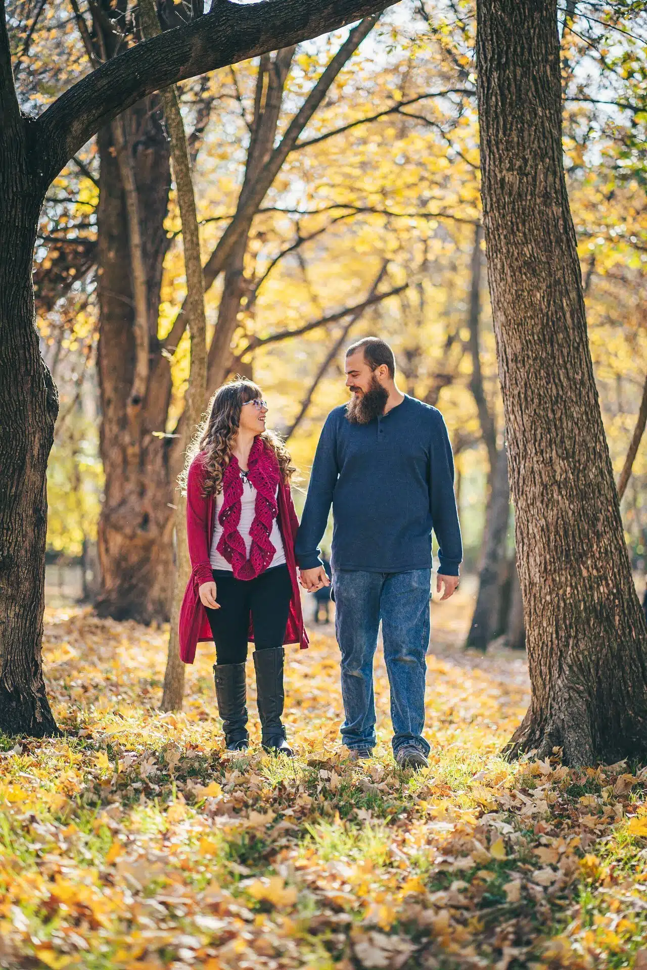 st louis engagement photos in castlewood state park